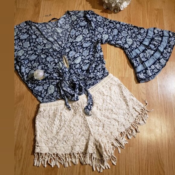 Adorable crochet bohemian shorts. - Picture 1 of 11